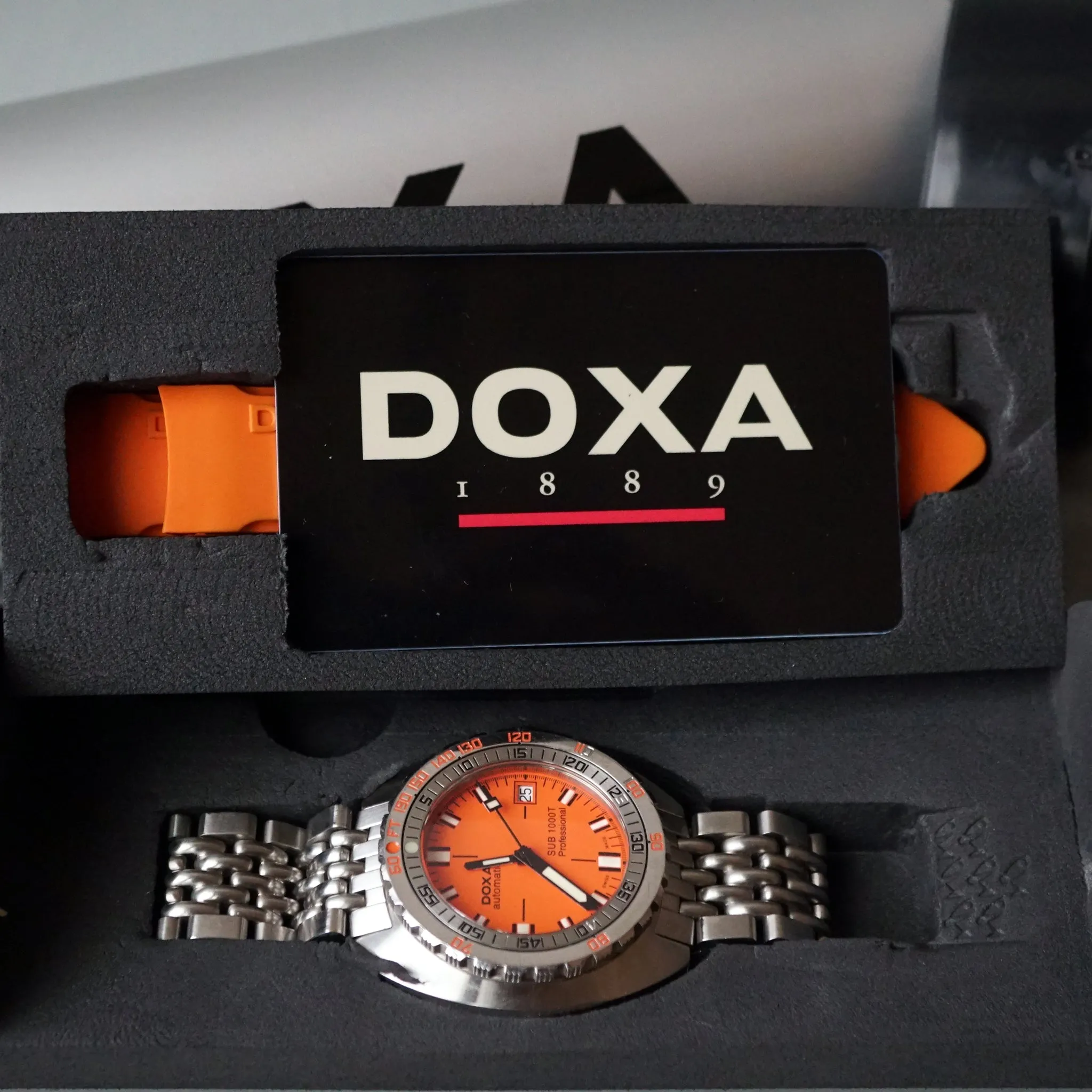 2010 DOXA SUB 1000T PROFESSIONAL RE-EDITION ORANGE DIVER WATCH