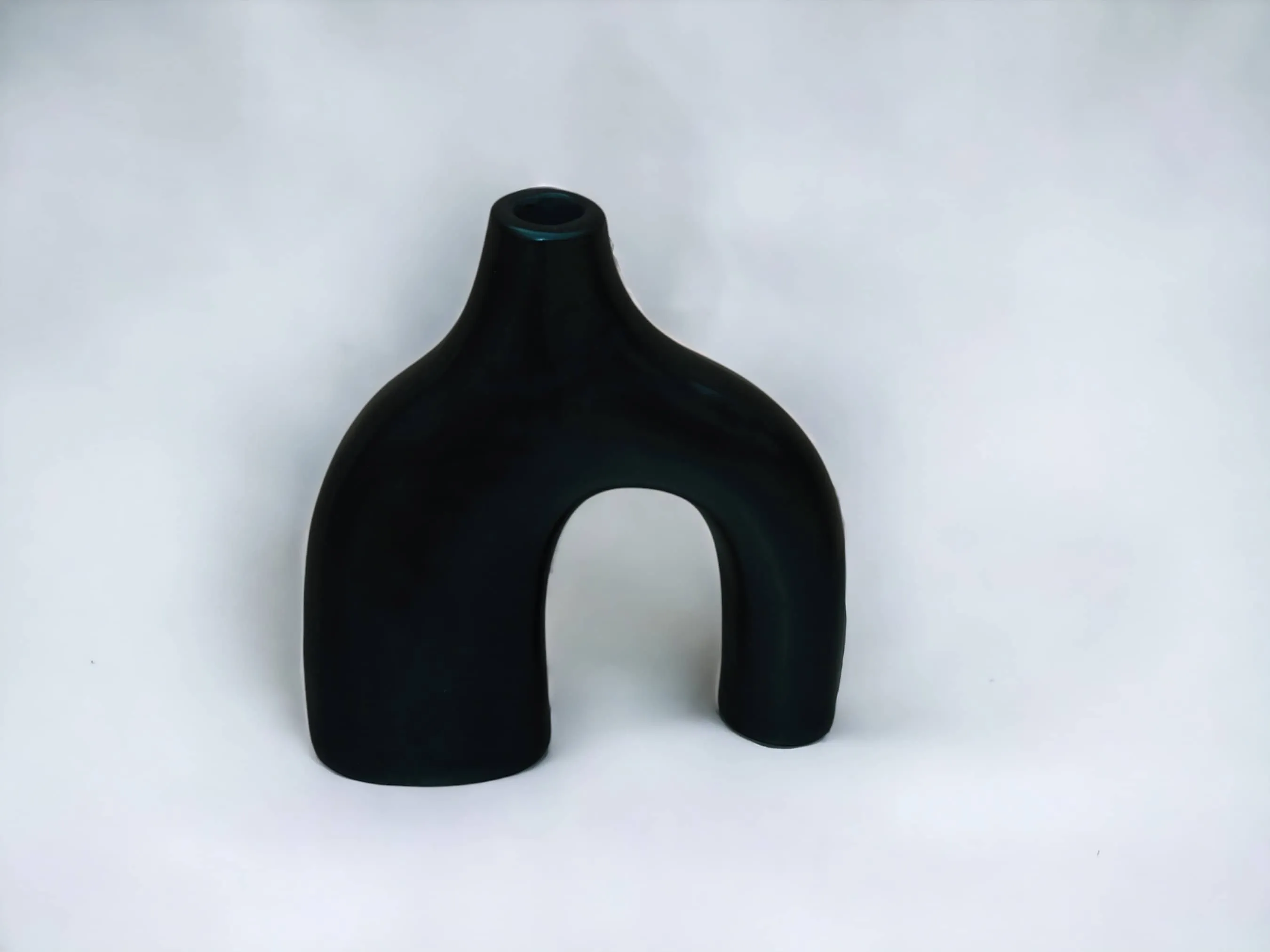ARTISAN-MADE BLACK TERRACOTTA CERAMIC BRIDGE VASE - AUTHENTIC MOROCCAN CRAFTSMANSHIP