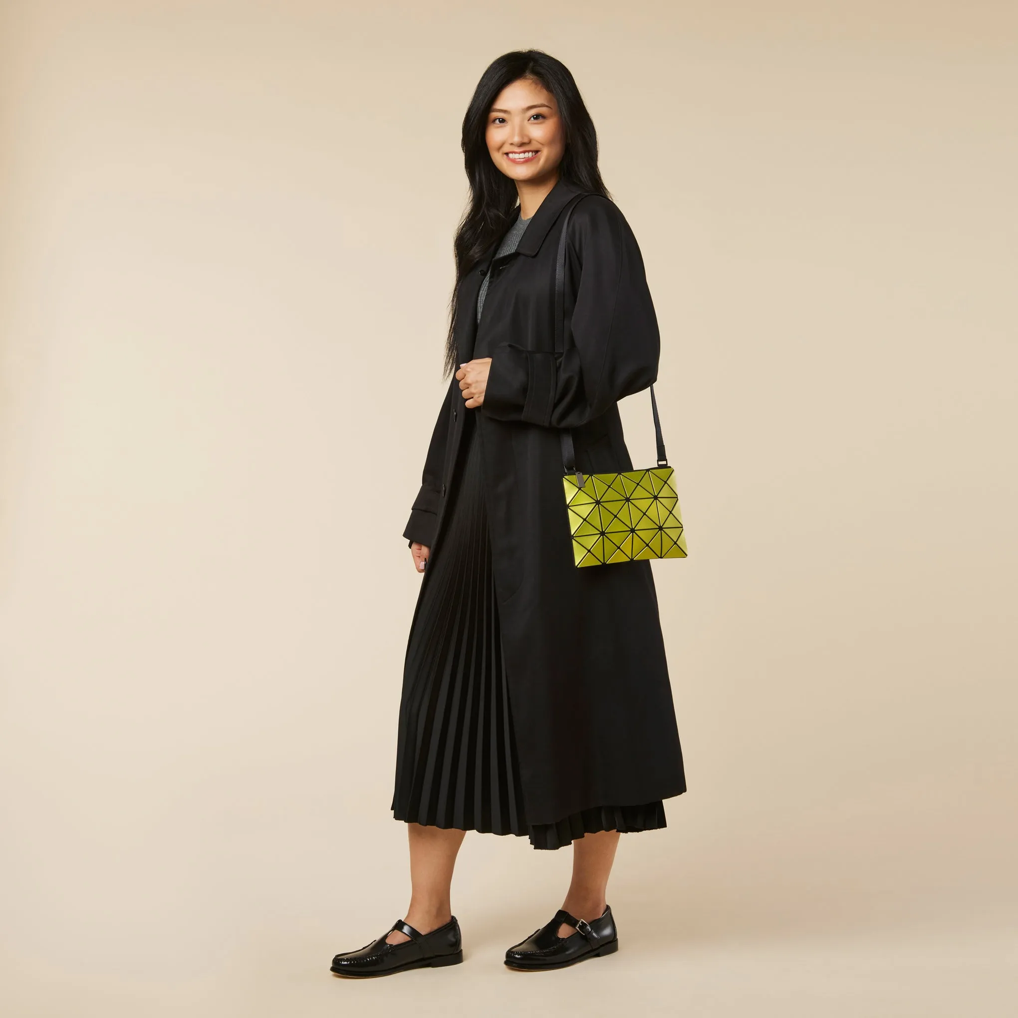 BAO BAO ISSEY MIYAKE Metallic Lucent Crossbody Bag - Yellow