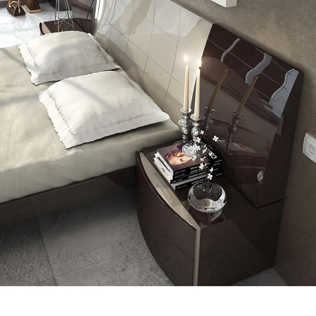 Barcelona Platform Bed by Fenicia