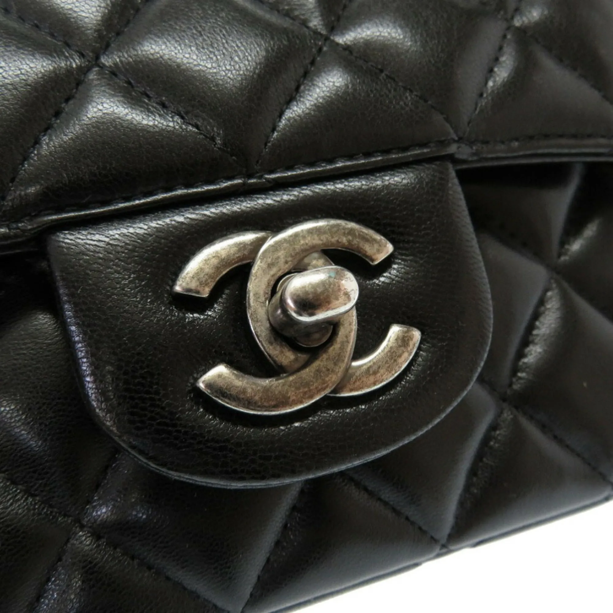 Chanel Around The World Evening Matrasse Lambskin Black Earth 18s Gun Metallic Metal Fittings Handbag Coco Mark Turn Lock