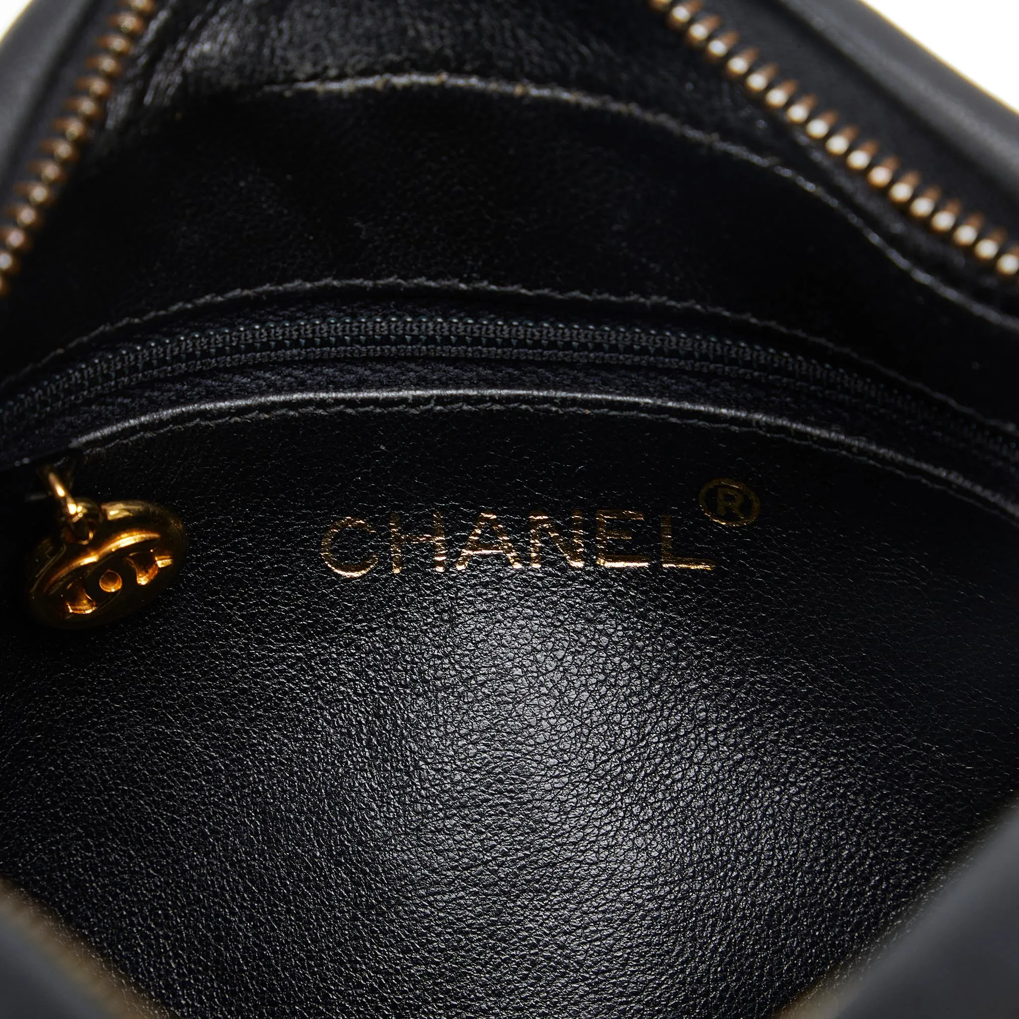 Chanel CC Matelasse Lambskin Camera Bag (SHG-QimvSc)