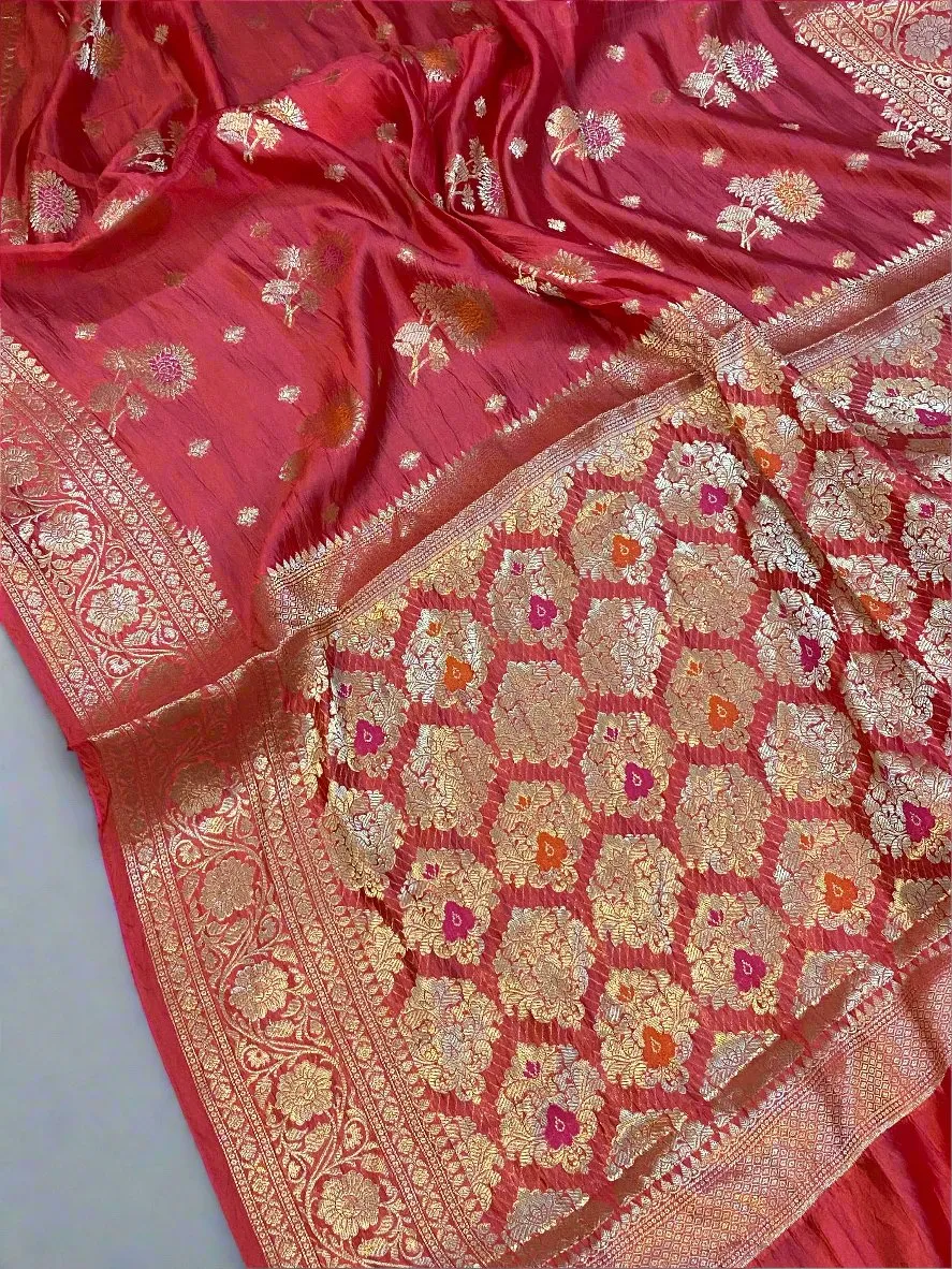 Exquisite Craftsmanship: The Handloom Banarasi Saree