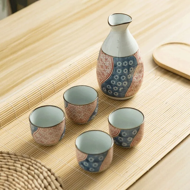 Exquisite Japanese Sake Bottle 4pcs Cups