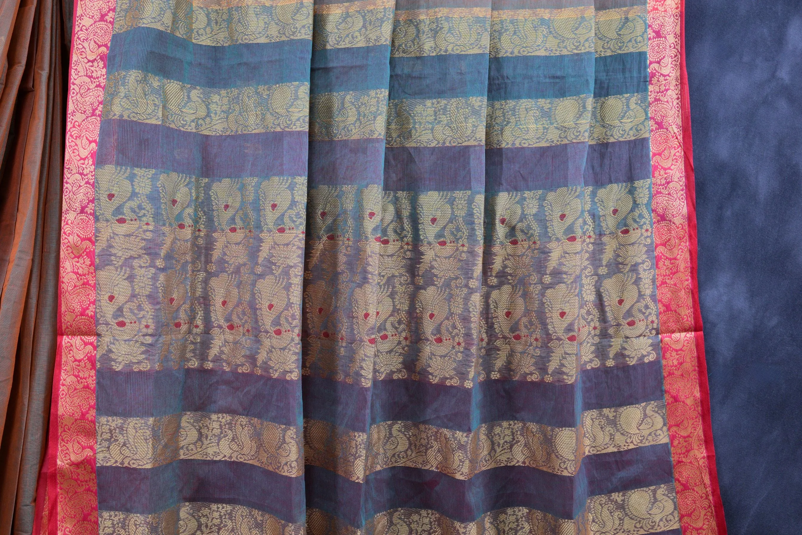 Graceful 6.75 Yard Cotton Saree - Elegance & Traditional Craftsmanship