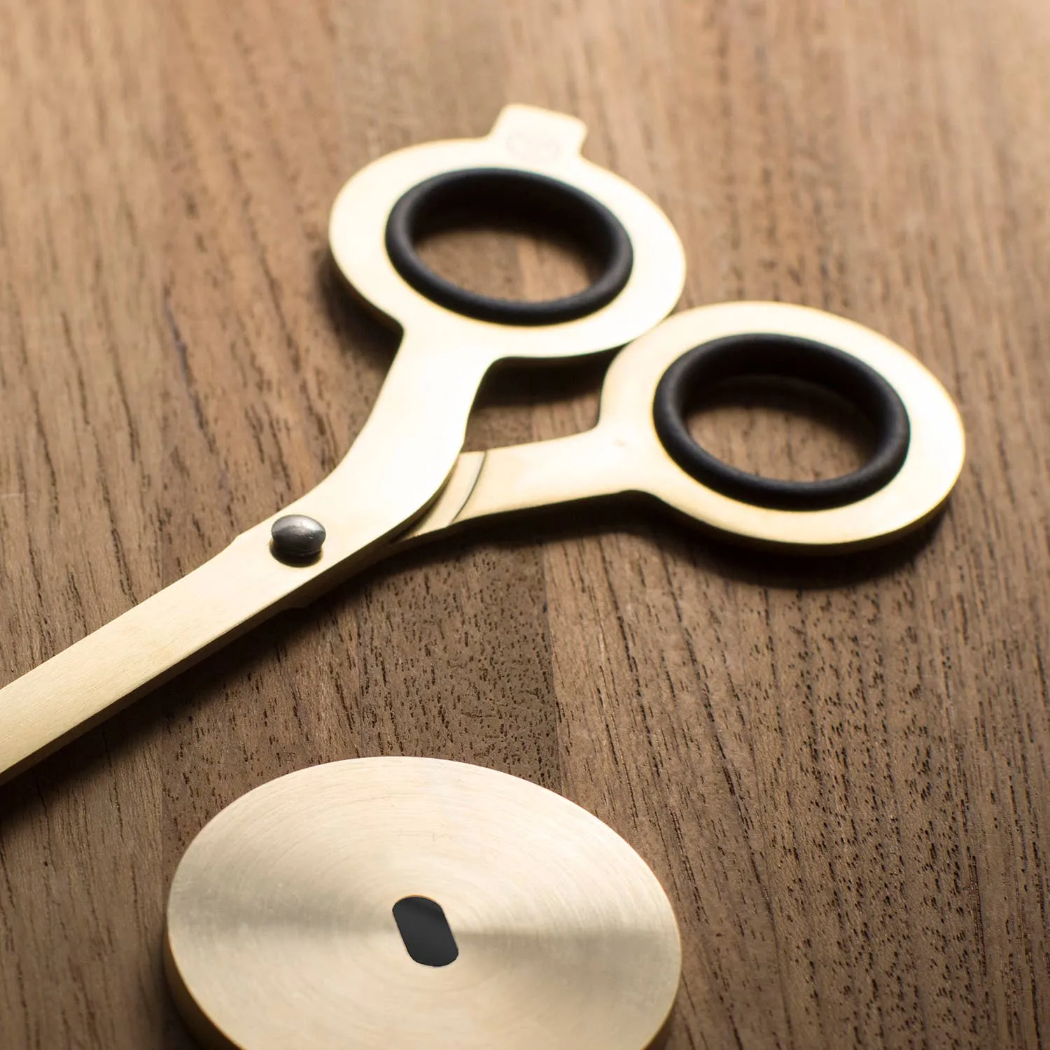 HMM Gold Scissors with Base