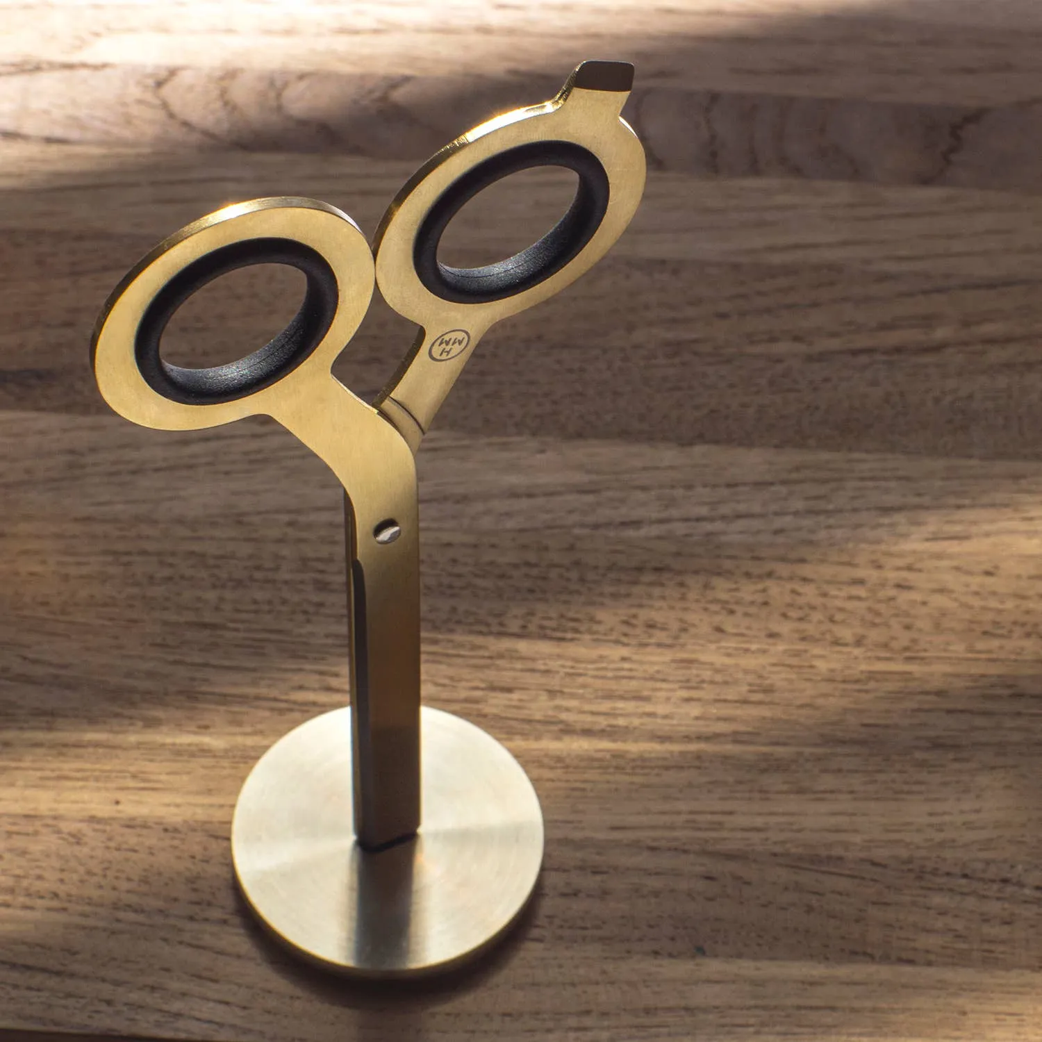 HMM Gold Scissors with Base