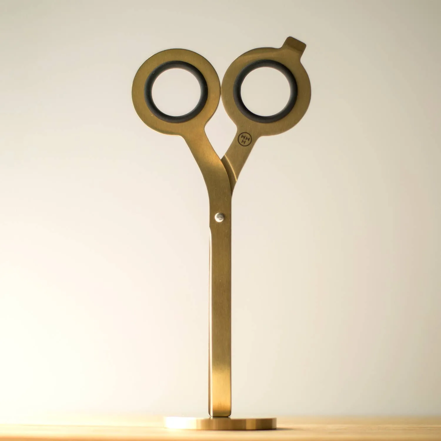HMM Gold Scissors with Base