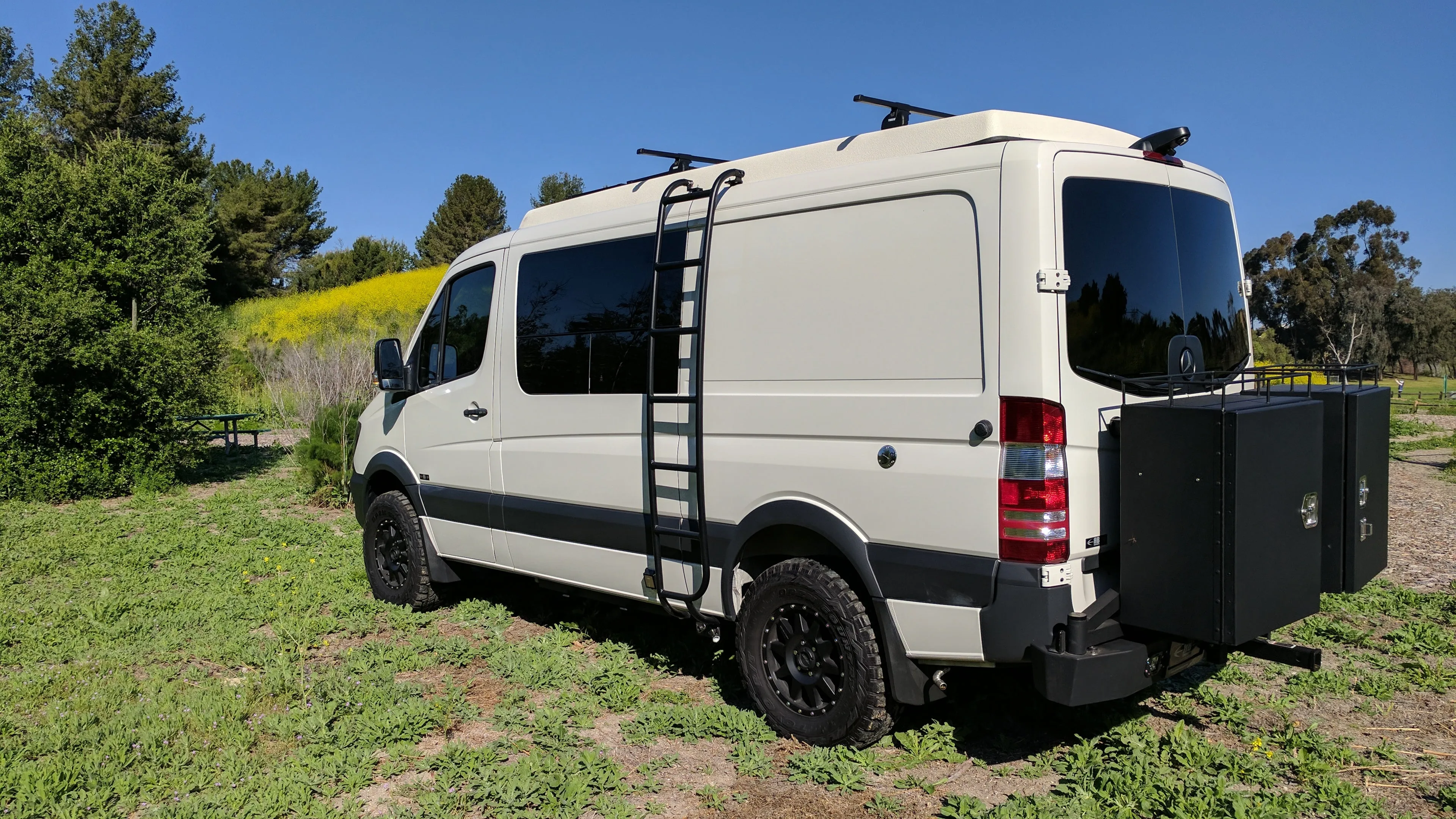 RB Touring JH - Pop Top - 144" 4x4