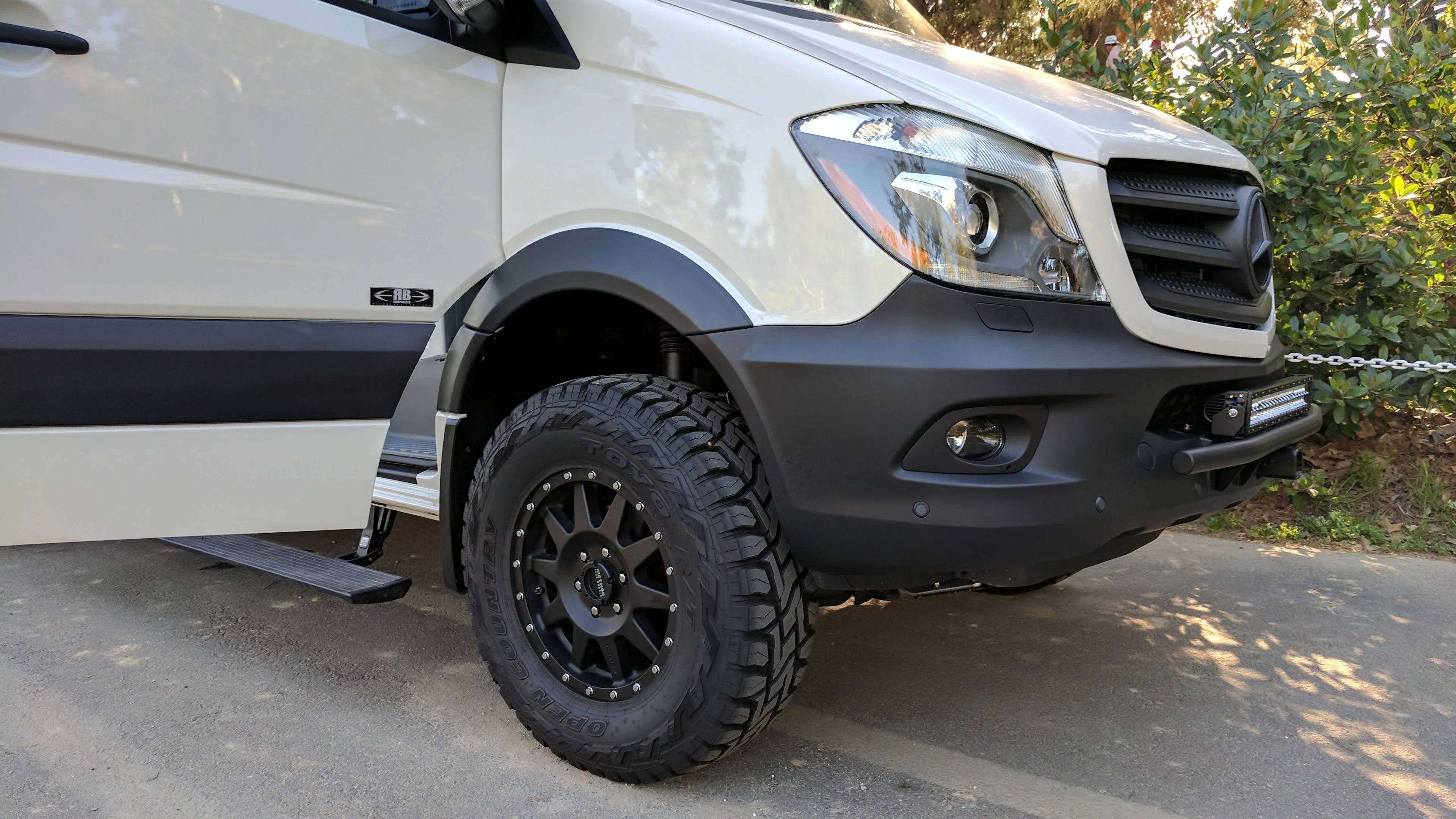 RB Touring JH - Pop Top - 144" 4x4