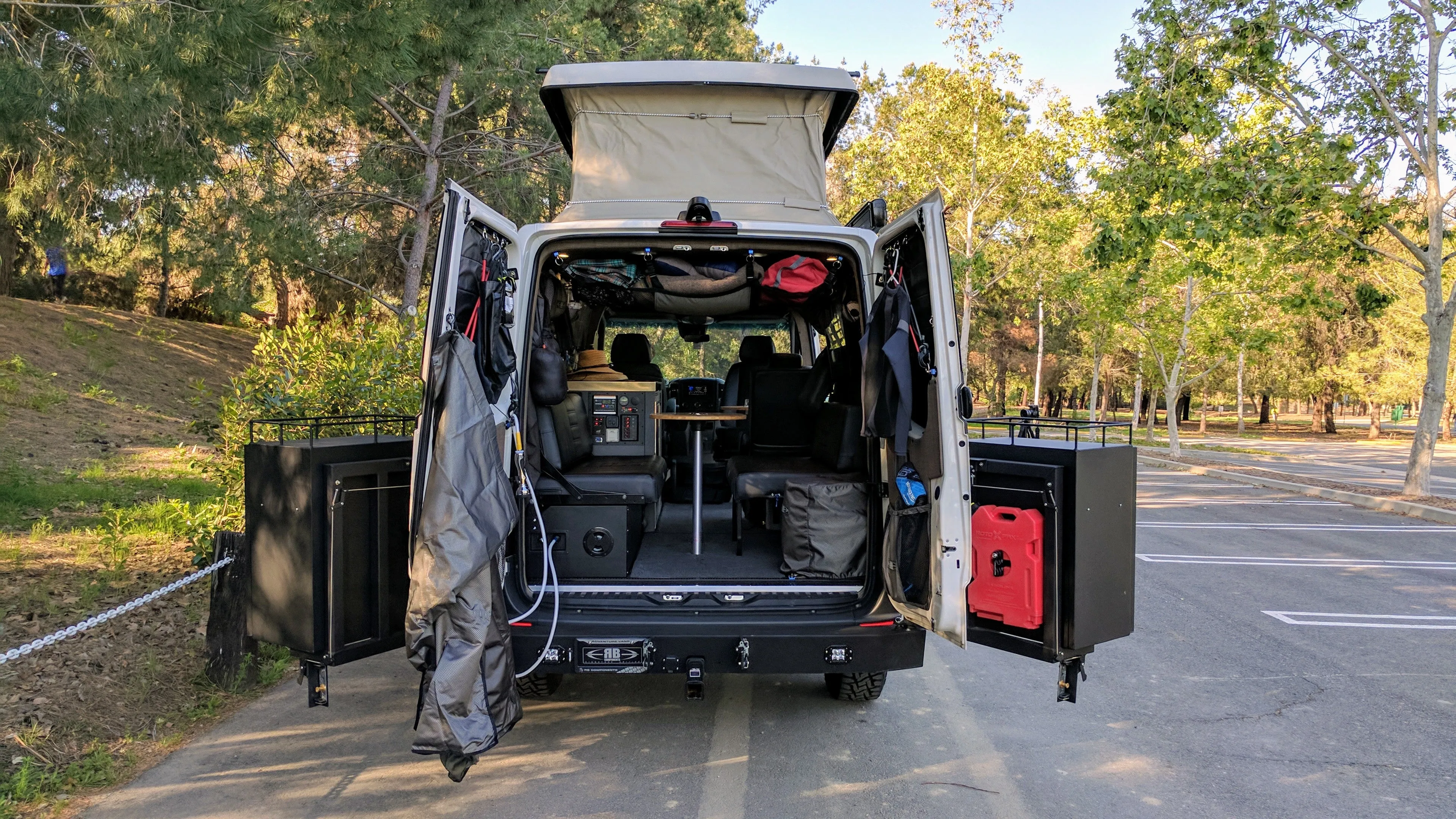 RB Touring JH - Pop Top - 144" 4x4