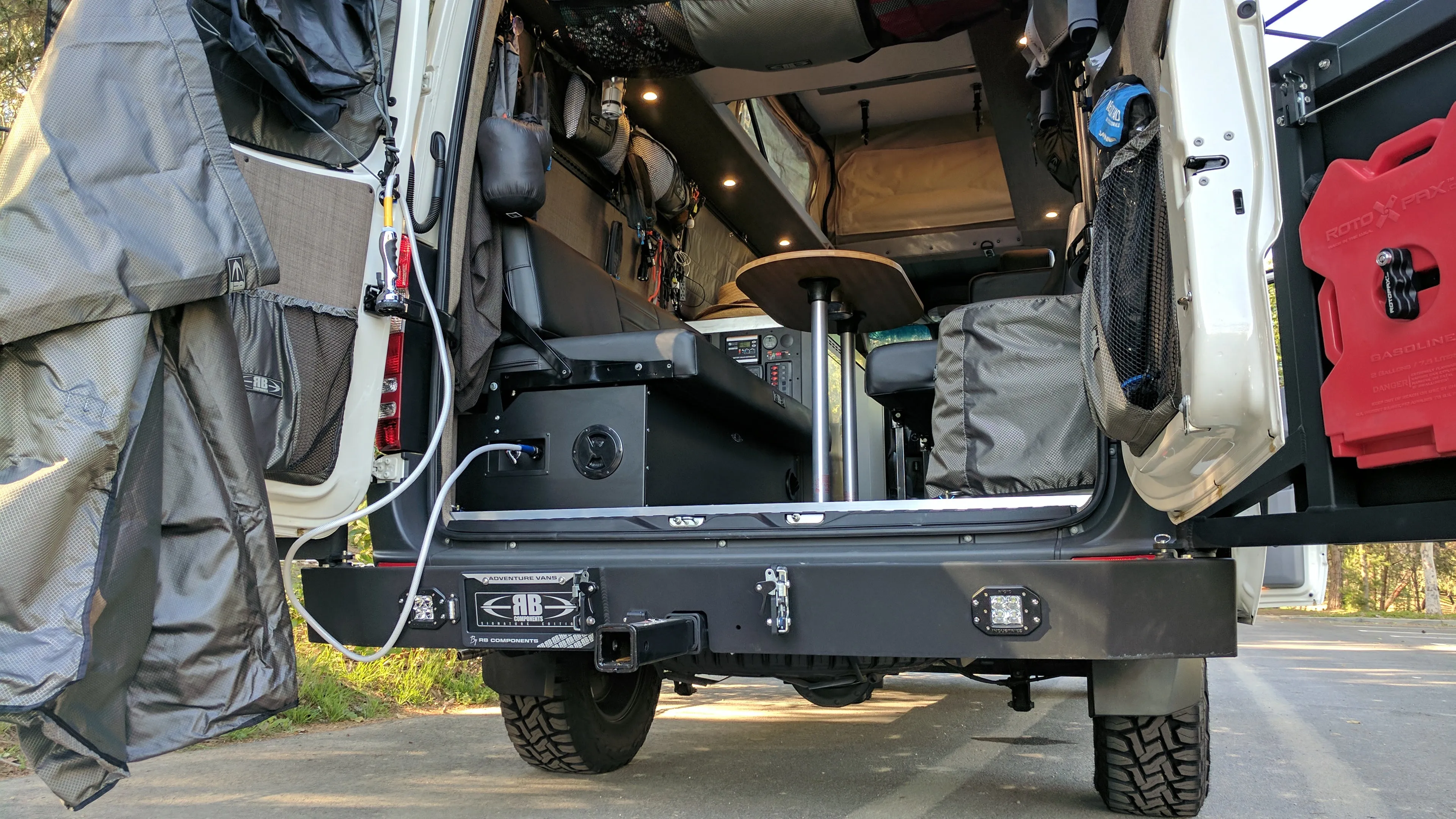 RB Touring JH - Pop Top - 144" 4x4