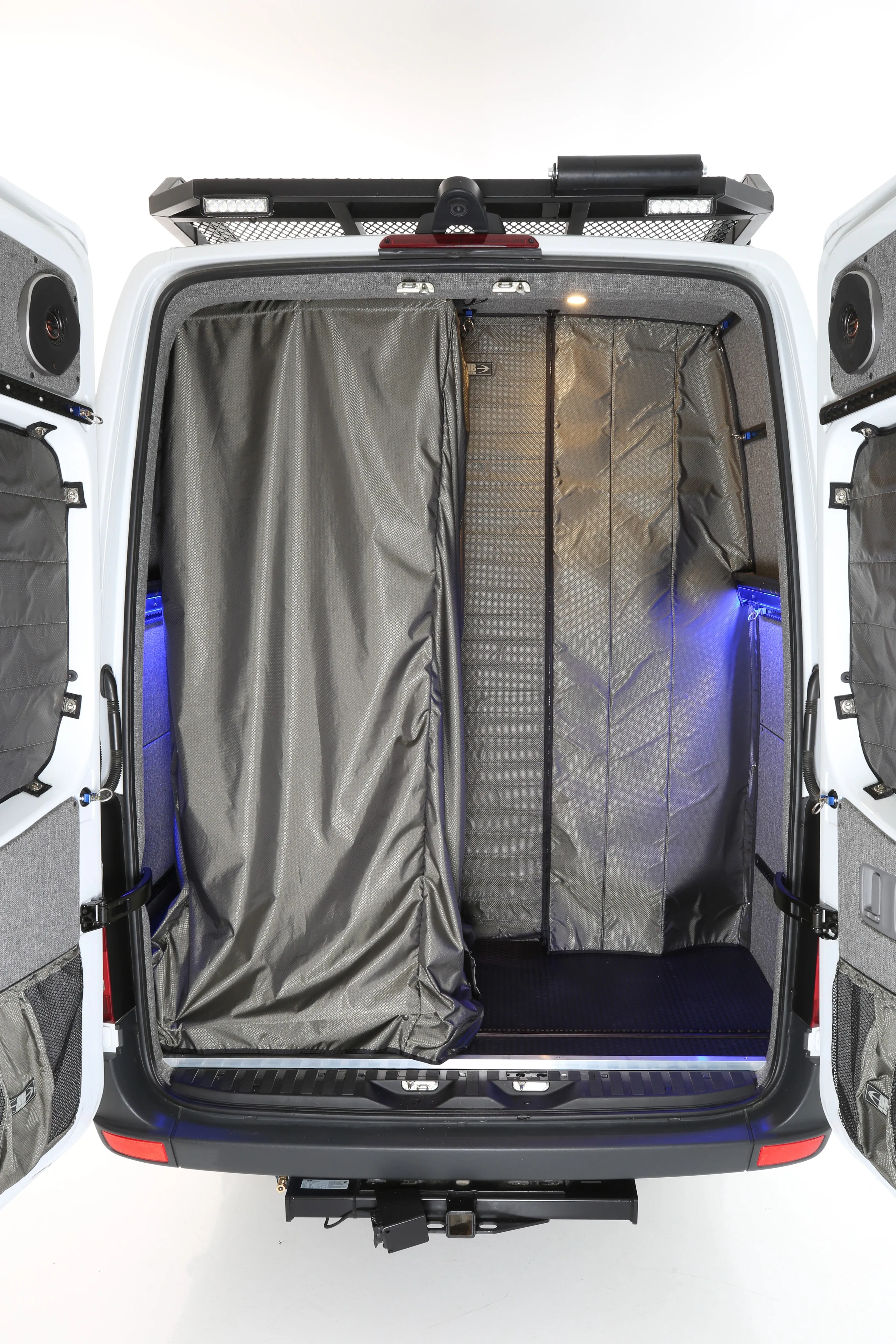 RB Touring Van CW - 170"ex  4x4 3500