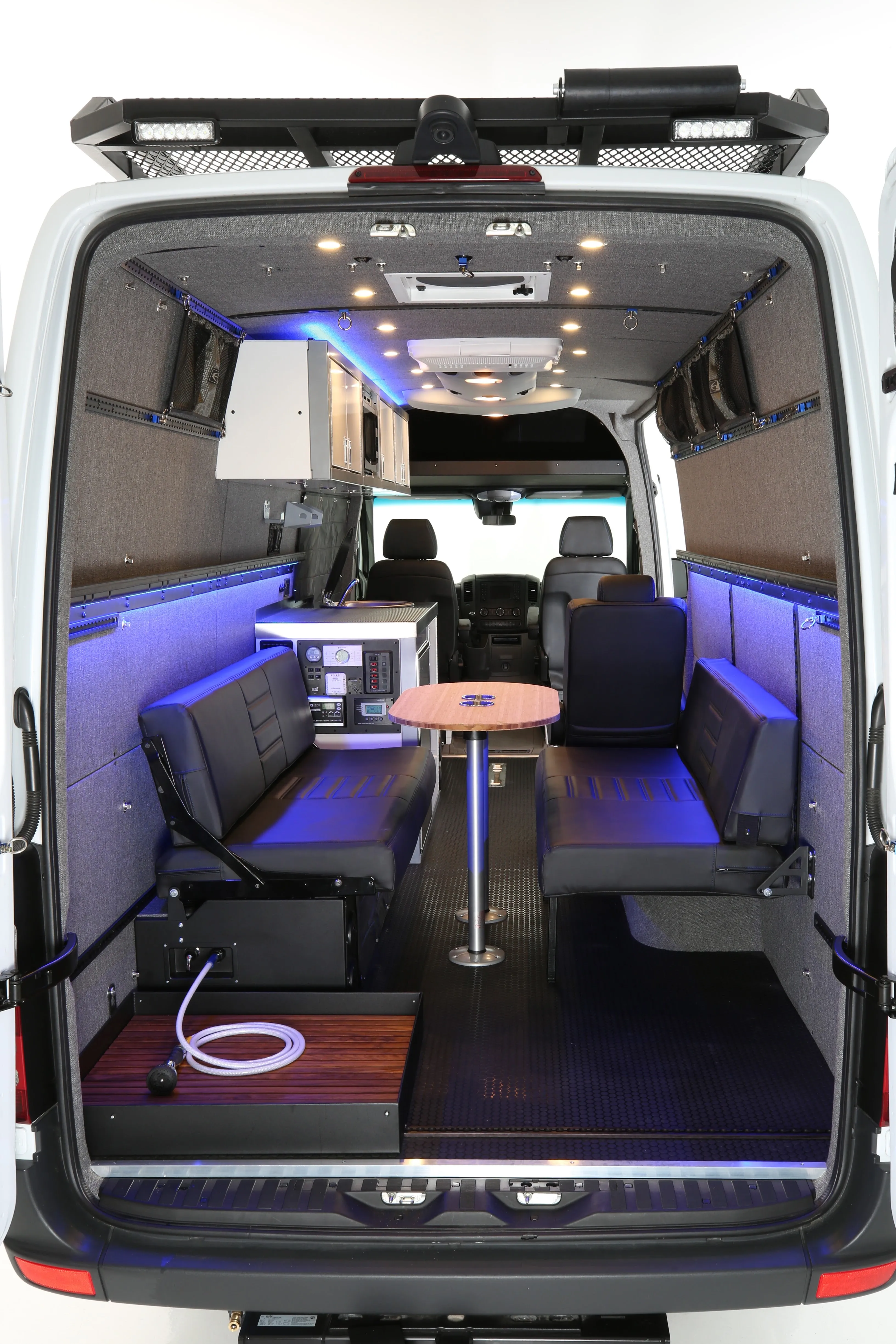 RB Touring Van CW - 170"ex  4x4 3500