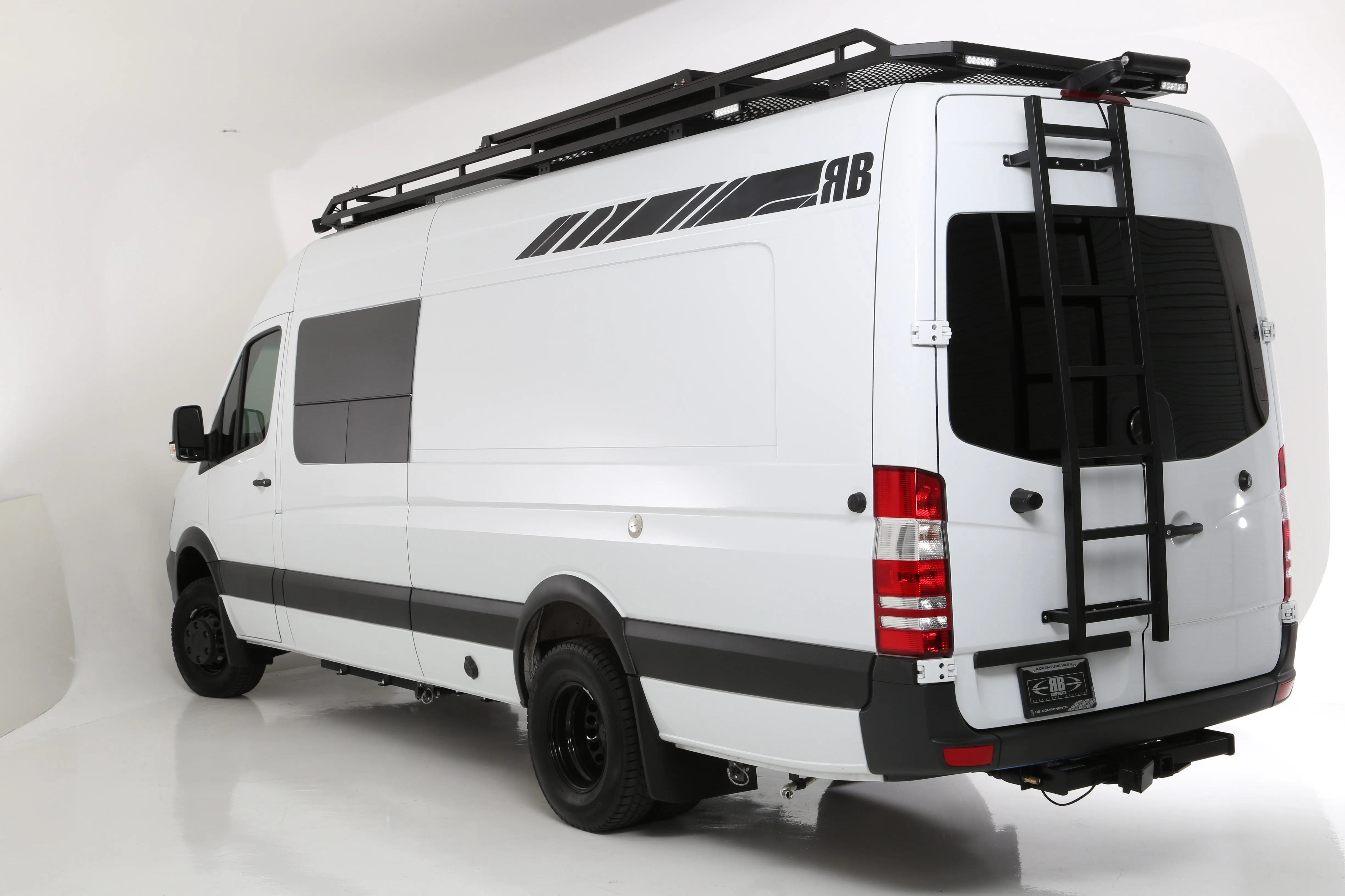RB Touring Van CW - 170"ex  4x4 3500