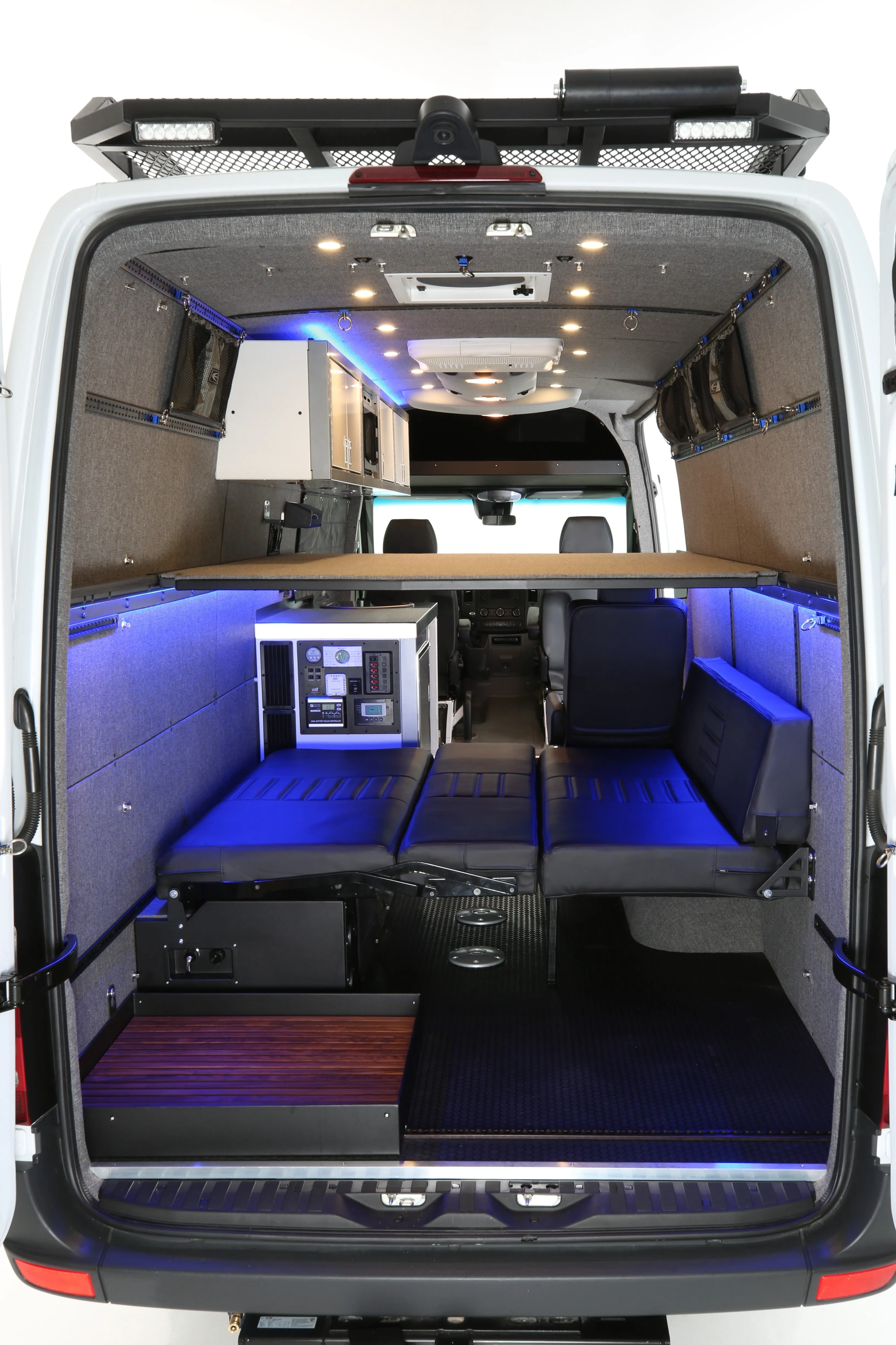 RB Touring Van CW - 170"ex  4x4 3500