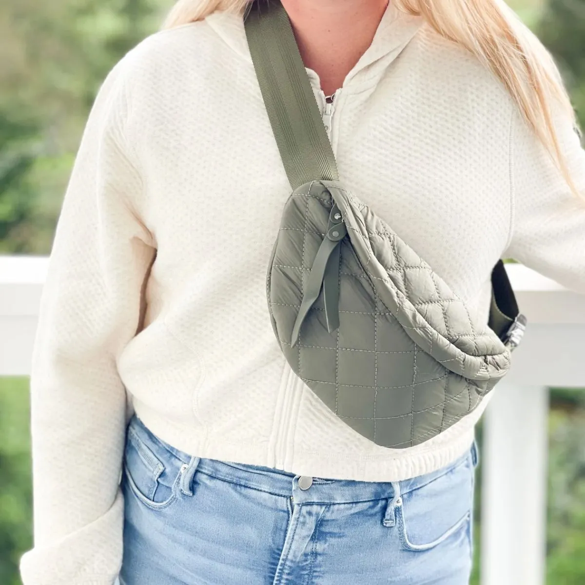 ROAMER Puffer Sling Bag