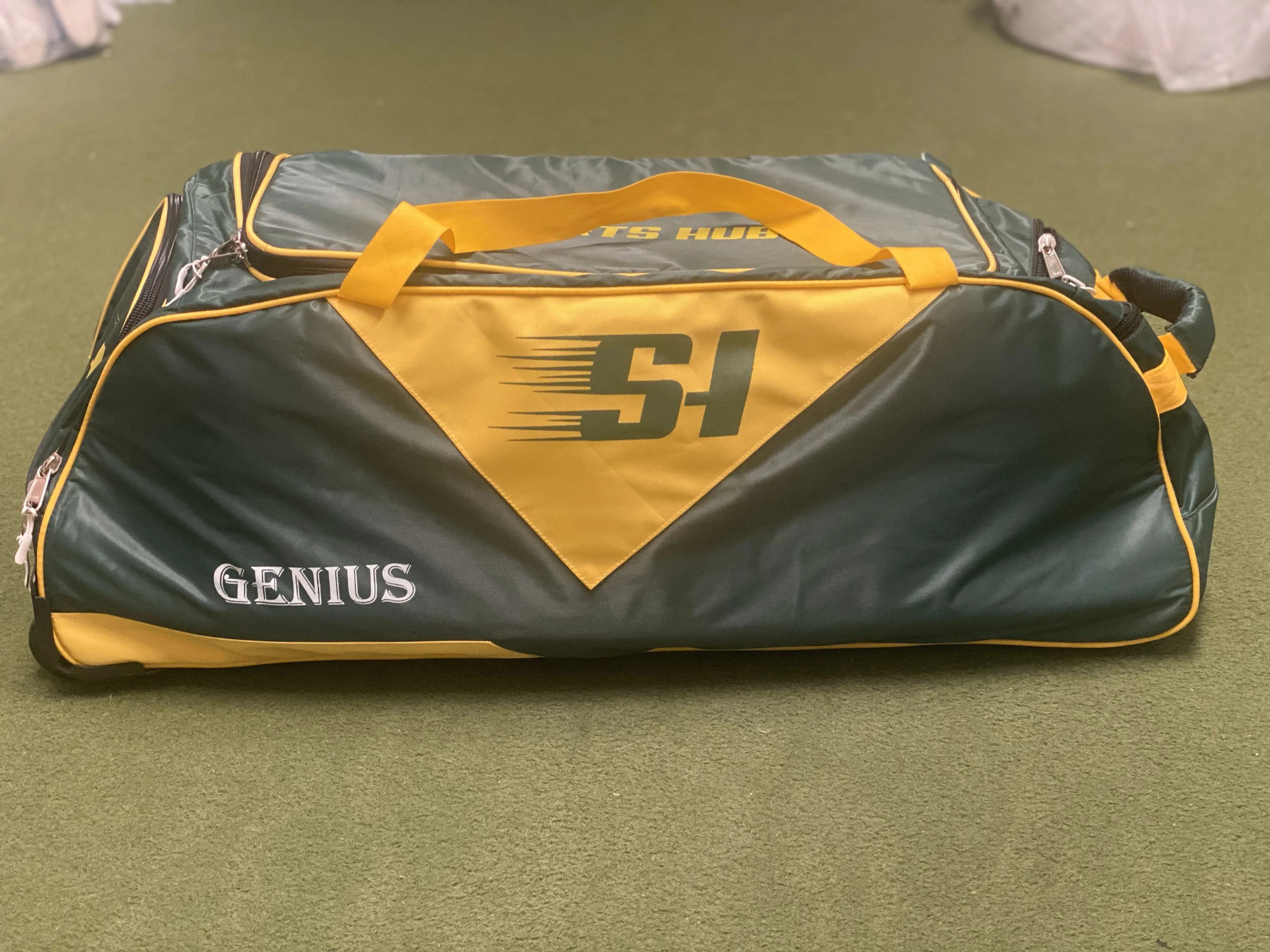 SPORTS HUB GENIUS KIT BAG WHEELIE